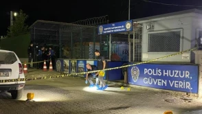 Kartepe'de emniyet önünde silahlı kavga çıktı