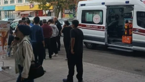 Körfez’de genç bacağından bıçaklandı