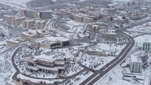 Kocaeli kampüsü beyaz örtüyle kaplandı