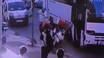 Kocaeli’de motosikletli kuryeye şiddet uygulandı