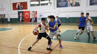 Derince’de Cumhuriyet spor turnuvası düzenlendi