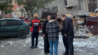 Gebze'de bina çöktü 7 kişi enkaz altında