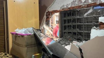 Kocaeli'de inşaat duvarı yıkıldı