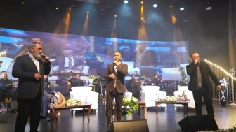 Başsavcı Korkmaz konserde türkü söyledi