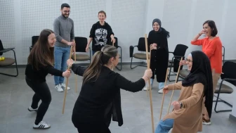Kocaeli'de drama atölyesiyle özgüven patlaması: Çocuklar ve gençler bu yöntemle değişti