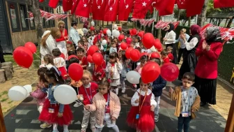 Kocaeli'de 23 Nisan kırmızı-beyaz kutlandı: Çocukların coşkusu görülmeye değerdi