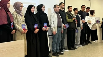Arapça kelime yarışmasıyla dil coşkusu yaşandı: 10 bin Tl'lik ödül dağıtıldı