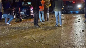 Sakarya'da duble yolda feci kaza: İki otomobil çarpıştı, 1'i ağır 7 yaralı