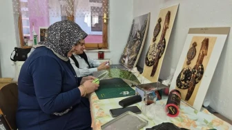 Emeklilikte ikinci bahar: Düzce'de rölyef sanatı ev hanımları ve emeklilerin gözdesi oldu