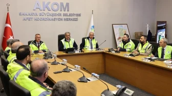 Başkan alemdar, akom'dan açıkladı: "i̇lk bilgilere göre olumsuzluk yok, tüm birimlerimizle sahadayız"