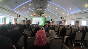 Düzce'de hacı adaylarına önce eğitim verildi, ardından kritik aşı yapıldı