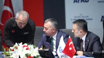 Kocaeli Valisi Aktaş: Panikleyen 23 Kişi Yüksekten Atlayarak Yaralandı