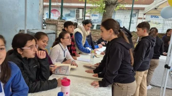 Düzce'de minik yazarların "En Derin Öyküler" kitabı büyük ilgiyle karşılandı