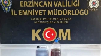 Erzincan'da kaçak içki operasyonu: 8 litre el yapımı viski ele geçirildi