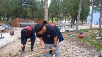 Mesleki eğitimde örnek dayanışma: Gediz Yunus Emre MTAL öğrenci ve öğretmenleri büyük bir atılım yaptı!