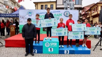 Eskişehir'de 19 Mayıs coşkusu, "Şükrü Saban Yol Koşusu" ile başladı: Sporda fırsat eşitliği vurgusu