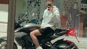 Emirhan'ın 18. yaş günü sürprizi: Babasından yeni motosiklet