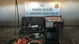 Manisa'da ormanlık alanda kaçak kazı yapan 2 şüpheli suçüstü yakalandı