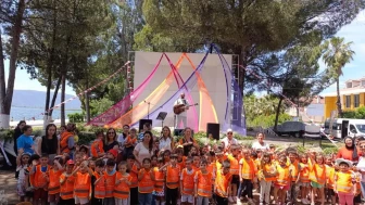 Miniklerin rüya gibi gecesi: Köyceğiz Anaokulu'nda şarkılarla dolu bir konser