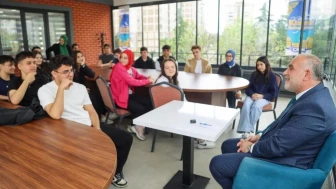Başkan Sandıkçı, gençlerle buluşup eğitime dair projelerini anlattı