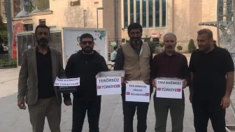 Malatya'da PKK'nın fesih kararına destek: Esnaftan lokum ve kayısı çikolatası ikramı