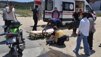 Keşan'da motosiklet ve otomobil çarpıştı: Sürücü hastaneye kaldırıldı, polis soruşturma başlattı