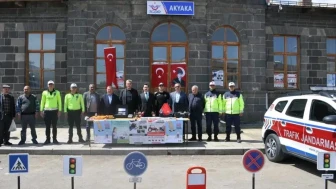 Akyaka'da Karayolu Trafik Haftası kapsamında farkındalık etkinliği gerçekleştirildi