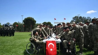 Gaziantep'te 95 özel ihtiyaçlı genç bir günlüğüne asker oldu