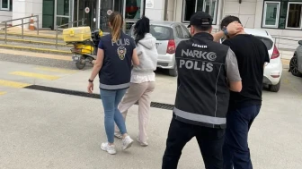 İzmir'de uyuşturucu operasyonu: 18 kök kenevir ve 8 kilo esrar ele geçirildi