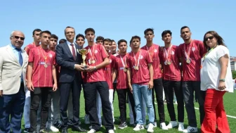 Selendi'de 19 Mayıs rüzgârı: Gençlik ve Spor Bayramı coşkuyla kutlandı