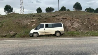 Gölbaşı'ndan Minibüs Şarampole Savruldu: 3 Yaralı