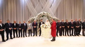 Kocaeli Büyükşehir'de dolu dolu nikah töreni: Önemli isimlerden şahitlik