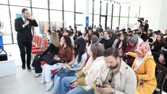 Yapay zeka geleceği nasıl şekillendiriyor? Prof. Dr. Samur'dan çarpıcı açıklamalar