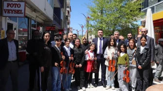 Diyadin'de 19 Mayıs coşkusu: Gençler geleneksel oyunlarla buluştu