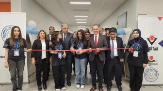 Malatya'da bilim heyecanı: İlk Fen Lisesi Bilim Fuarı'nda 20 proje sergilendi