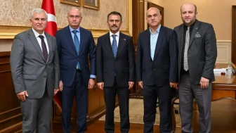 Kocaeli Valisi Aktaş, otogar işletmecileriyle sektör sorunlarını görüştü