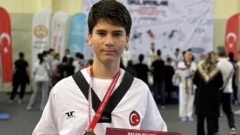 Aydınlı sporcu Kaan Türkmen, Taekwondo Türkiye Şampiyonası'nda üçüncülük kazandı