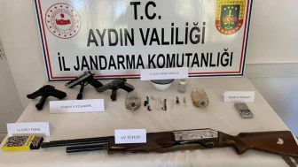 Karacasu'da uyuşturucu operasyonu: Evde silahlar ve kullanım aparatları ele geçirildi