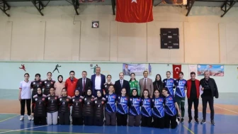 Oltu'da hentbol zamanı: Genç kızlar ve erkeklerde şampiyonlar belli oldu