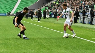 Sakaryaspor, Esenler Erokspor'u 2-0 ile geçerek sezonu zaferle kapattı