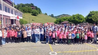 Yukarı Taşçılı Ortaokulu'nda TÜBİTAK bilim fuarı açıldı