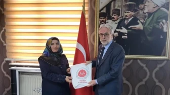 Erzurum'da Kur'anı Kerim yarışmasında kadınlar hünerlerini gösterdi