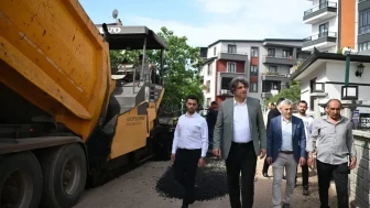Kartepe Belediyesi, Ertuğrulgazi Mahallesi'nde yolları yeniledi: Modern görünüm için 250 ton asfalt kullanıldı