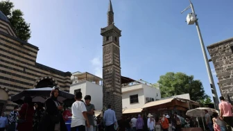 Dört Ayaklı Minare'de ziyaretçilerin dilek turu başladı