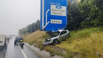 Gebze'de Korkunç Kaza: D-100 TaGebze'de trafik kazası! D-100 karayolu kapandı, yaralı sürücü hastaneye kaldırıldırafikte Felç!
