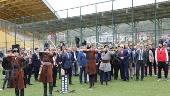 Bayburt'ta 19 Mayıs coşkusu: Spor gösterileri ve bayrak dağıtımıyla dolu bir gün