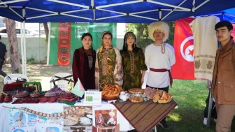 Kocaeli Sağlık ve Teknoloji Üniversitesi'nde kariyer festivali başladı