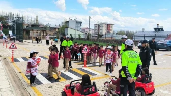 Aydıntepe'de minik öğrencilere özel trafik eğitimi: Güvenli sürücüler yetişiyor
