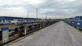Marmaray'da yeni devrim: Boğazın altından araba sevkıyatı başladı!