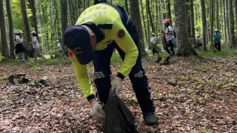 Gölcük'te "Orman Benim" kampanyası ile doğaya sahip çıkıldı